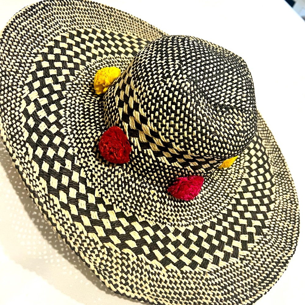 *NEW* BCBG Straw Beach Hat